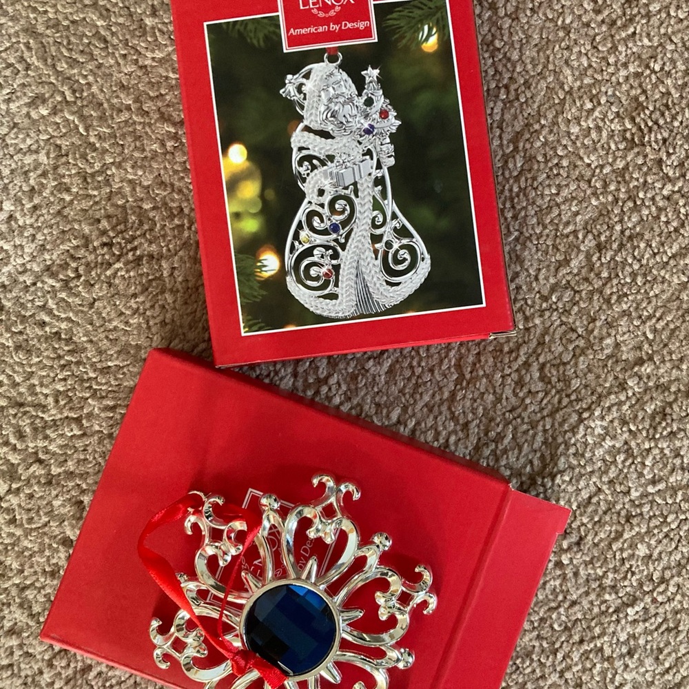 ♥️💚2 Lenox Ornament with Dark Blue Accent